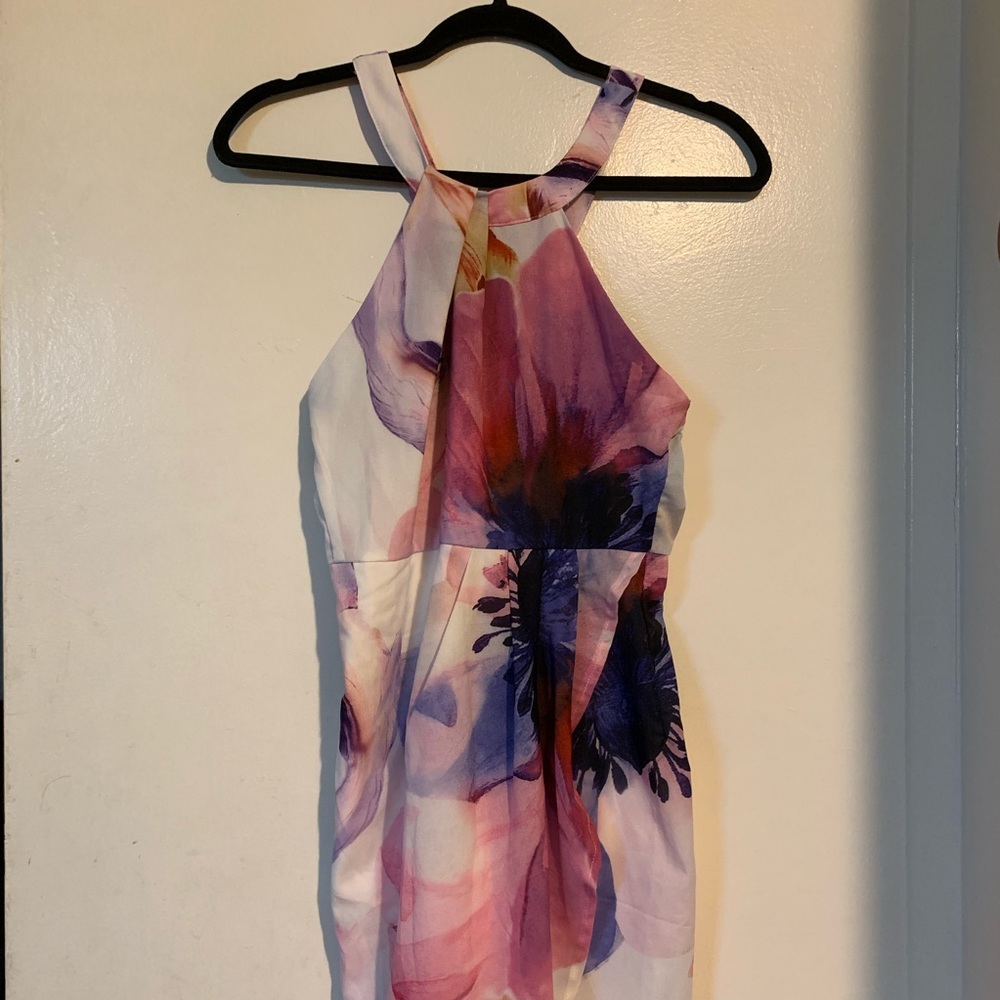 Waite and pink dress